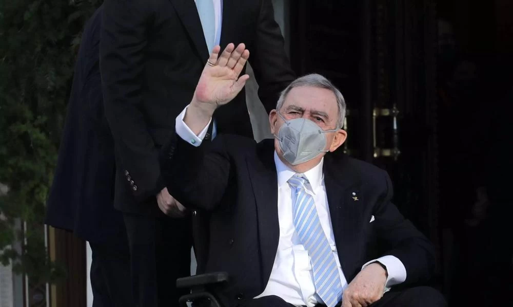 Ισχαιμικό επεισόδιο υπέστη ο τέως βασιλιάς Κωνσταντίνος–Εσπευσμένη μεταφορά στην Αθήνα